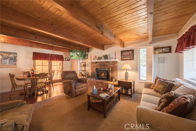 301 Downey Drive, Big Bear City CA: https://media.crmls.org/medias/d6fcbf61-f1ad-4214-969f-fe5ea2e24223.jpg