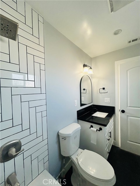 Detail Gallery Image 4 of 4 For 4108 W 106th St, Inglewood,  CA 90304 - 2 Beds | 1 Baths