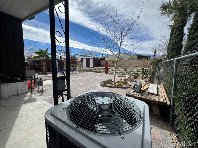 Detail Gallery Image 10 of 15 For 13870 Rodeo, Victorville,  CA 92395 - 2 Beds | 2 Baths