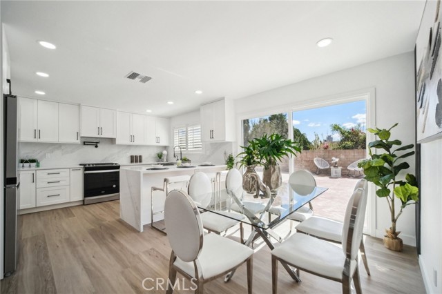 19040 Celtic Street, Porter Ranch CA: https://media.crmls.org/medias/d6fe6974-a169-44e2-86cf-cd4966c5ecc7.jpg