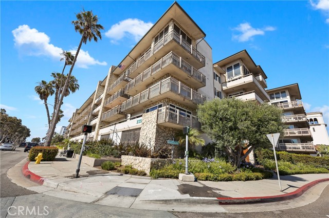 230 Catalina Avenue, Redondo Beach, California 90277, 2 Bedrooms Bedrooms, ,1 BathroomBathrooms,Residential,Sold,Catalina,IV23133644