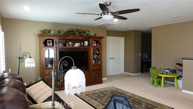 Detail Gallery Image 22 of 40 For 11935 Meander Way, Jurupa Valley,  CA 91752 - 5 Beds | 4/1 Baths