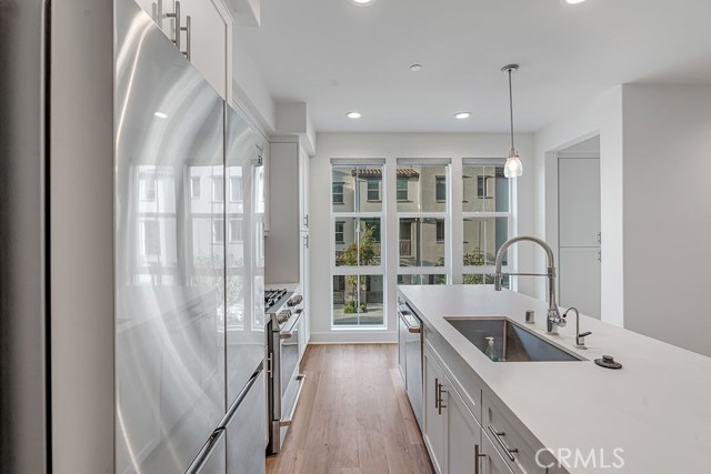 Detail Gallery Image 4 of 27 For 629 S Mosaic, Anaheim,  CA 92805 - 2 Beds | 2/1 Baths