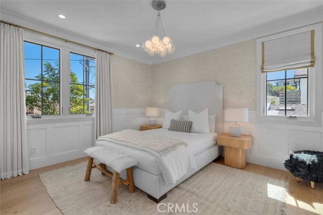 Detail Gallery Image 50 of 75 For 676 18th St, Manhattan Beach,  CA 90266 - 6 Beds | 6/2 Baths