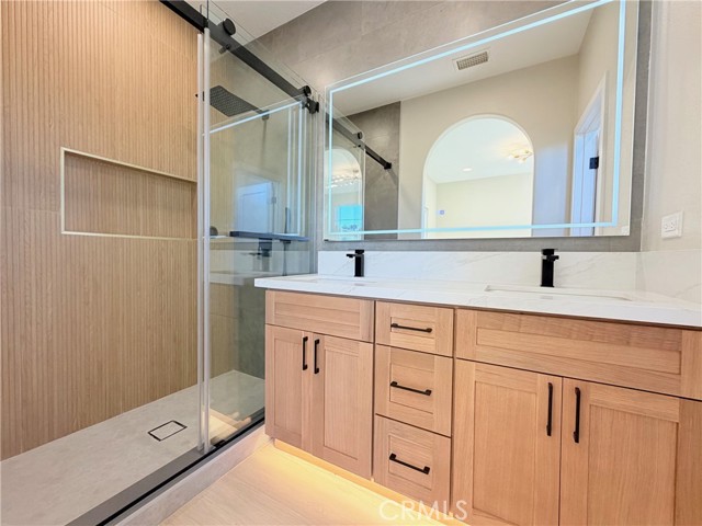 Detail Gallery Image 29 of 34 For 302 Tall Oak, Irvine,  CA 92603 - 3 Beds | 3/1 Baths