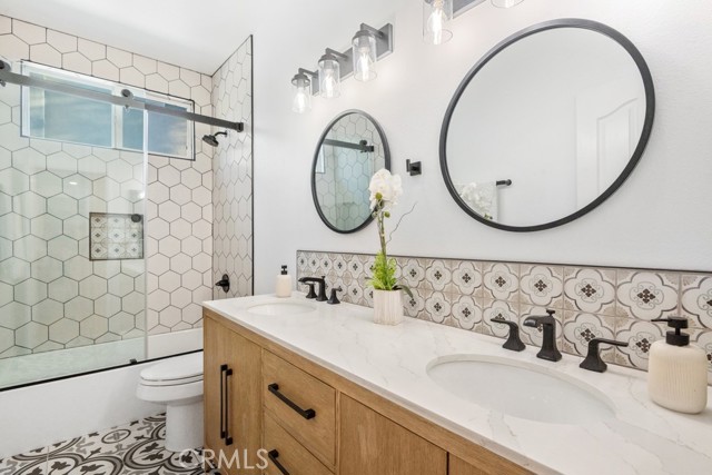5970 Fairlane Avenue, Eastvale CA: https://media.crmls.org/medias/d6ffb15f-c32f-4e71-b8e9-33c985c25329.jpg