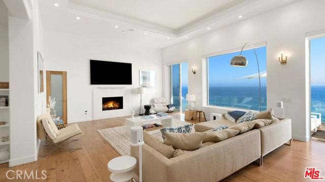 Detail Gallery Image 9 of 69 For 31654 Broad Beach Rd, Malibu,  CA 90265 - 4 Beds | 3/1 Baths