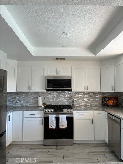 Detail Gallery Image 6 of 23 For 40060 Milkwood Lane, Murrieta,  CA 92562 - 4 Beds | 2/1 Baths
