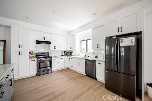 Detail Gallery Image 8 of 30 For 5826 Craner Ave, North Hollywood,  CA 91601 - – Beds | – Baths