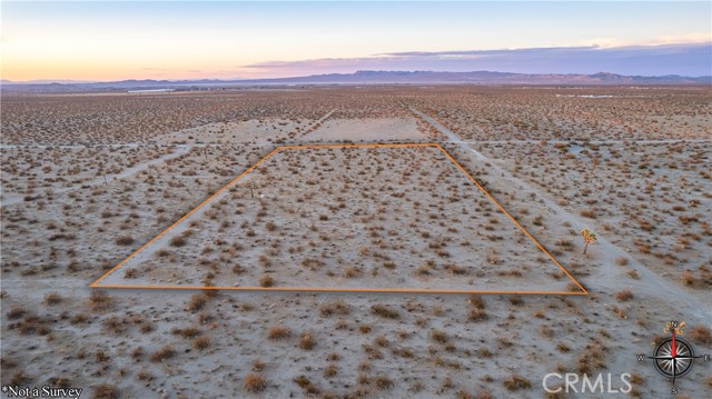 3 Sandstone Rd, Phelan CA: https://media.crmls.org/medias/d703010c-e1d8-4391-8bc1-45ce81521714.jpg