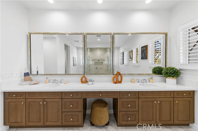 111 great oak, Irvine CA: https://media.crmls.org/medias/d70304b9-d717-4b6e-8a88-af8bcdf15966.jpg