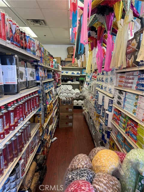 17480 Arrow Boulevard, Fontana CA: https://media.crmls.org/medias/d7039e05-2685-4dc6-b9be-802bffe32f77.jpg
