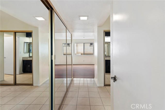 Detail Gallery Image 13 of 27 For 7625 Reseda Bld #104,  Reseda,  CA 91335 - 3 Beds | 2 Baths