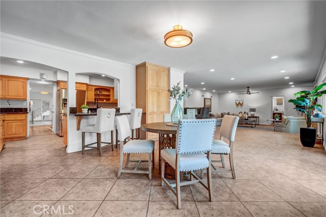 Detail Gallery Image 24 of 66 For 4121 Country Club Dr, Lakewood,  CA 90712 - 4 Beds | 5 Baths