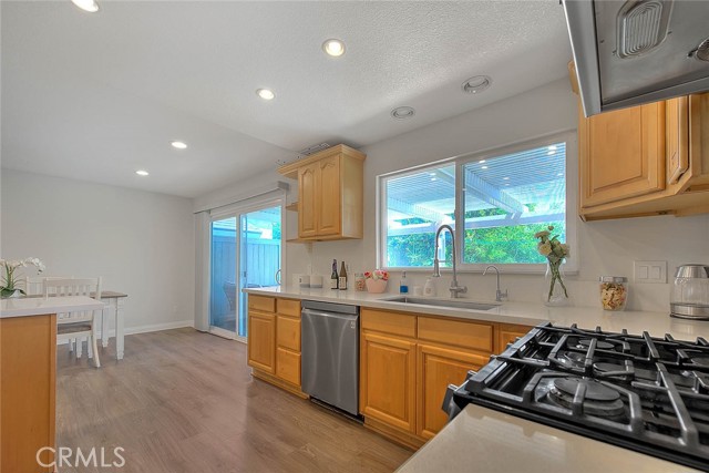 Detail Gallery Image 12 of 47 For 27 Redhawk, Irvine,  CA 92604 - 4 Beds | 2/1 Baths