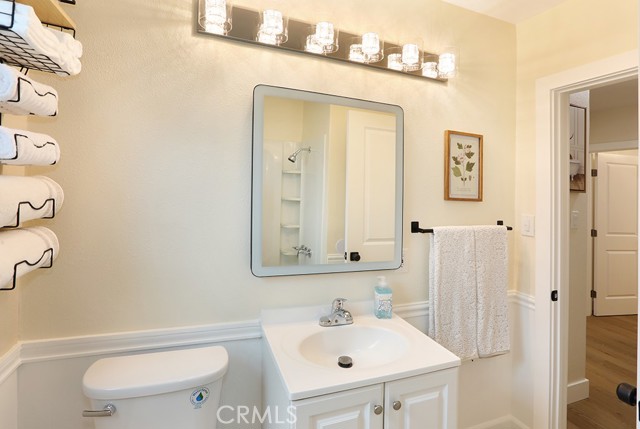 Detail Gallery Image 3 of 20 For 1923 English St, Santa Ana,  CA 92706 - 3 Beds | 1 Baths