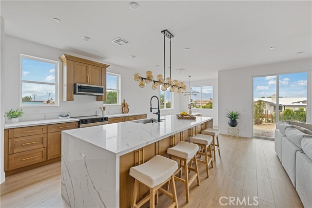 Detail Gallery Image 2 of 17 For 19187 Cottonwood Dr, Desert Hot Springs,  CA 92241 - 3 Beds | 2/1 Baths