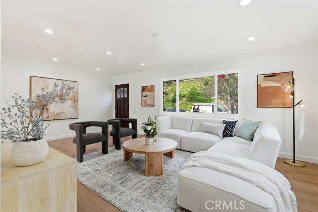 Detail Gallery Image 14 of 62 For 24308 Highlander Rd, West Hills,  CA 91307 - 3 Beds | 2 Baths