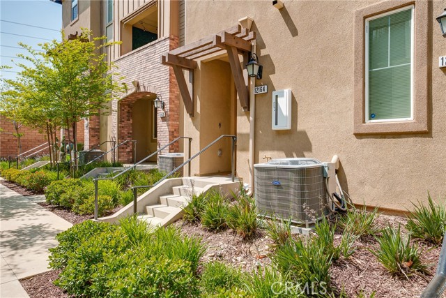 Detail Gallery Image 3 of 37 For 12164 Rising Star Dr, Rancho Cucamonga,  CA 91739 - 2 Beds | 2/1 Baths