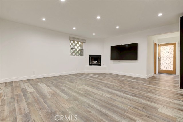 Detail Gallery Image 22 of 36 For 954 Rosemount, Glendale,  CA 91207 - 5 Beds | 3 Baths