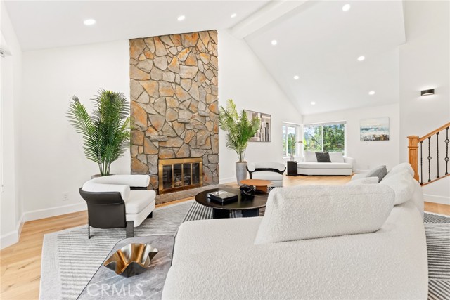 21492 Countryside Drive, Lake Forest CA: https://media.crmls.org/medias/d7072cf4-7dc3-4d1b-a63c-8e29071b21cb.jpg