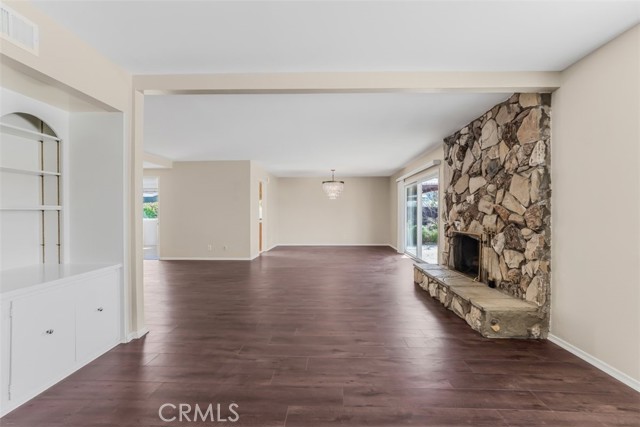 Image 7 of 35 For 6304 Tamarind Street