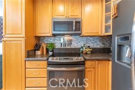 https://media.crmls.org/medias/d707614c-87ea-4a7e-98a8-ee7b93b779da.jpg?preset=X-Large