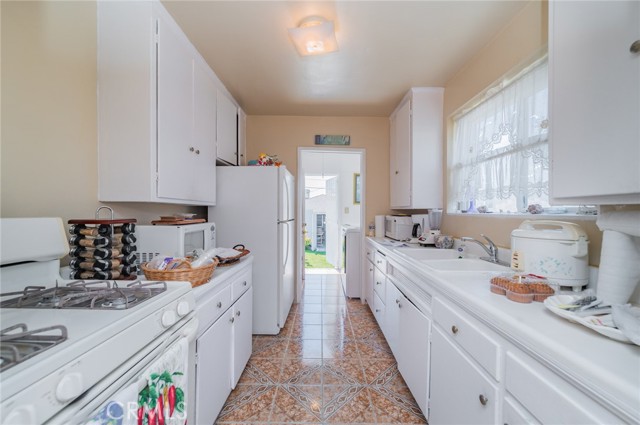  Commercial for Sale in Santa Monica, California