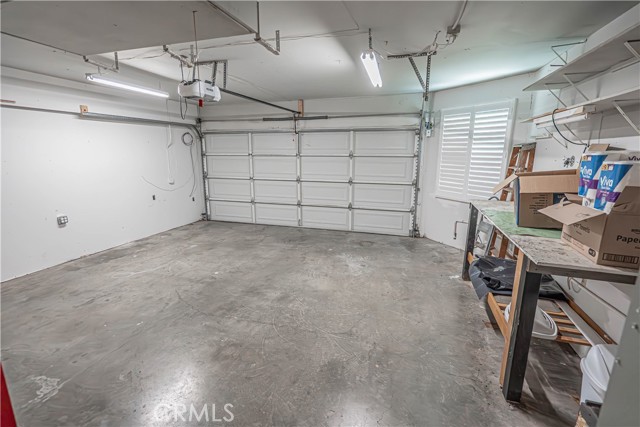 27412 Garza Drive, Saugus CA: https://media.crmls.org/medias/d7078ed3-9f35-4282-a062-0252713327ae.jpg