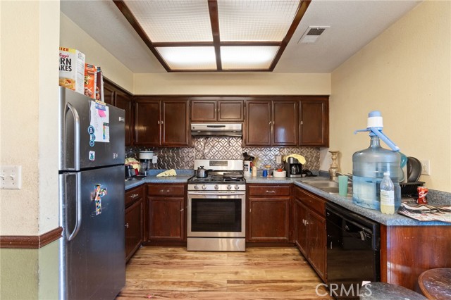 Detail Gallery Image 9 of 21 For 1451 Segovia Ct, Madera,  CA 93638 - 4 Beds | 2 Baths