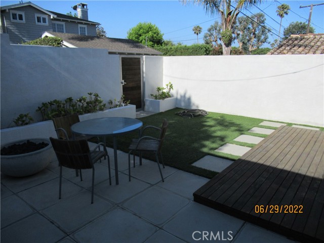 656 Rosecrans Avenue, Manhattan Beach, California 90266, 3 Bedrooms Bedrooms, ,1 BathroomBathrooms,Residential,Sold,Rosecrans,SB22143414