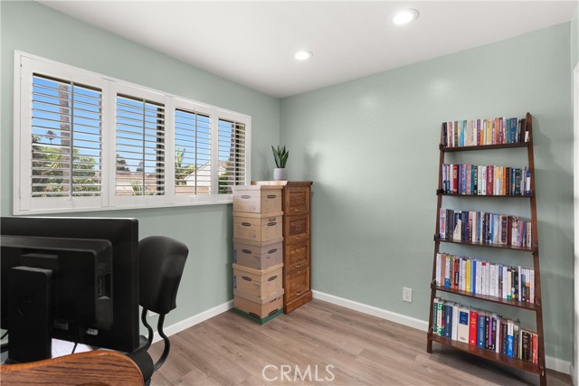 8195 Pawtucket Drive, Huntington Beach CA: https://media.crmls.org/medias/d7085d6c-70a7-41d1-b168-840688bc803a.jpg