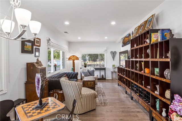 Detail Gallery Image 13 of 52 For 1007 Rose Ave, Pasadena,  CA 91107 - 4 Beds | 3 Baths