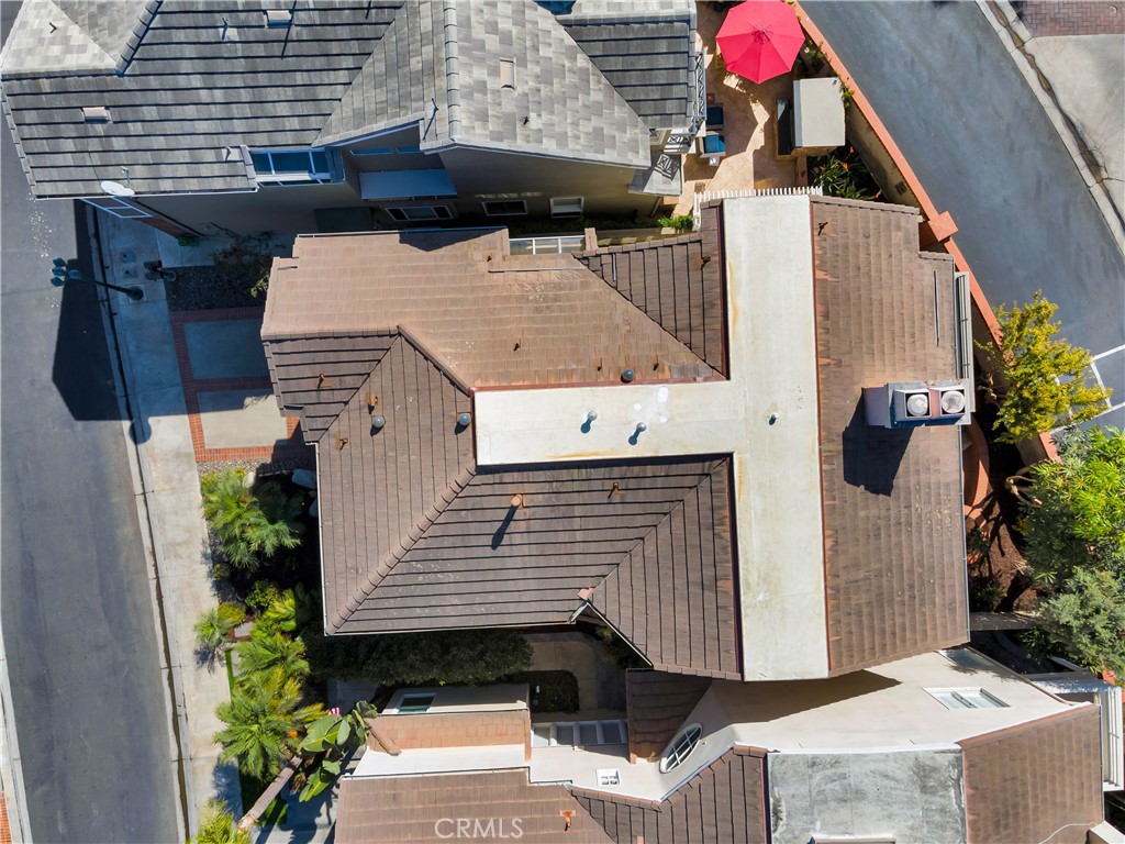 https://media.crmls.org/medias/d70a8805-637f-44d6-98e8-332238a62b71.jpg?preset=X-Large