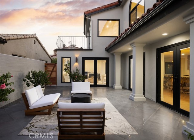 Detail Gallery Image 2 of 68 For 231 via Firenze, Newport Beach,  CA 92663 - 3 Beds | 3/1 Baths