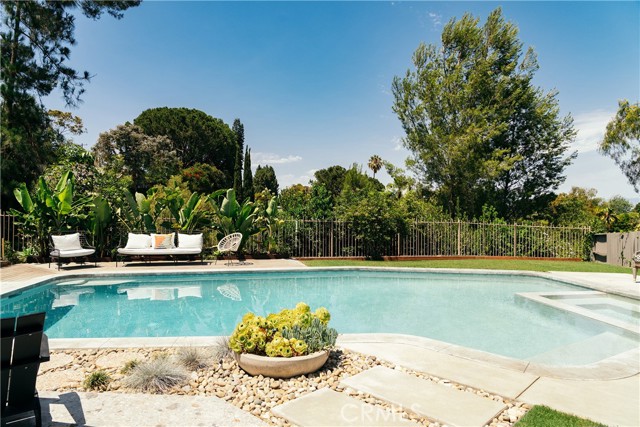 34 Shady Vista Road, Rolling Hills Estates CA: https://media.crmls.org/medias/d70b19b9-93aa-49ac-aadb-5b21b21b7d63.jpg