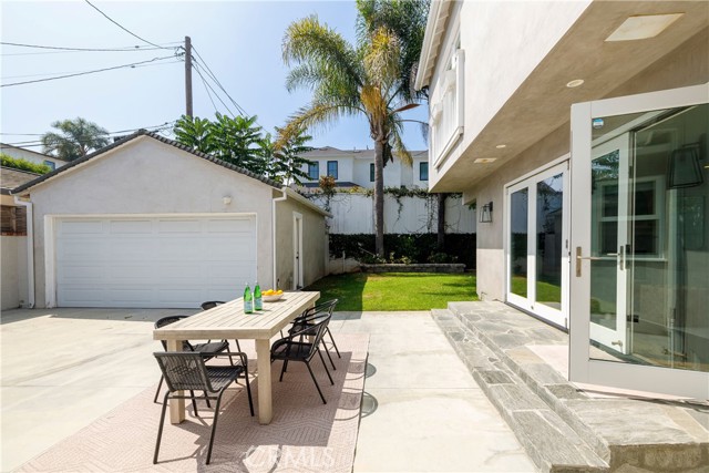 Detail Gallery Image 58 of 62 For 2209 Faymont Ave, Manhattan Beach,  CA 90266 - 4 Beds | 2/1 Baths