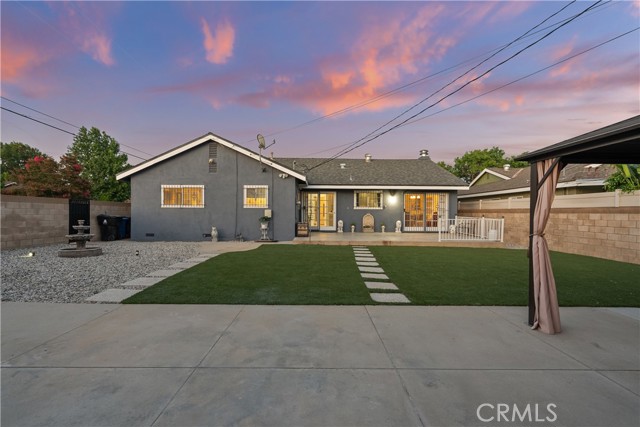 10625 Valjean Avenue, Granada Hills CA: https://media.crmls.org/medias/d70c6706-af5f-4ab9-b991-04700937f5a9.jpg