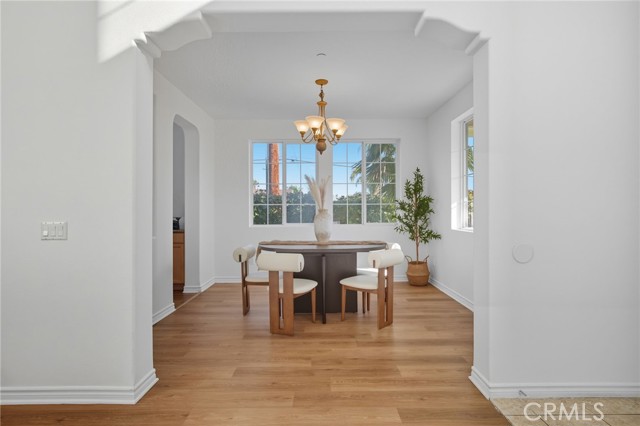 Detail Gallery Image 10 of 53 For 13346 Los Olivos Rd, Sylmar,  CA 91342 - 4 Beds | 4 Baths