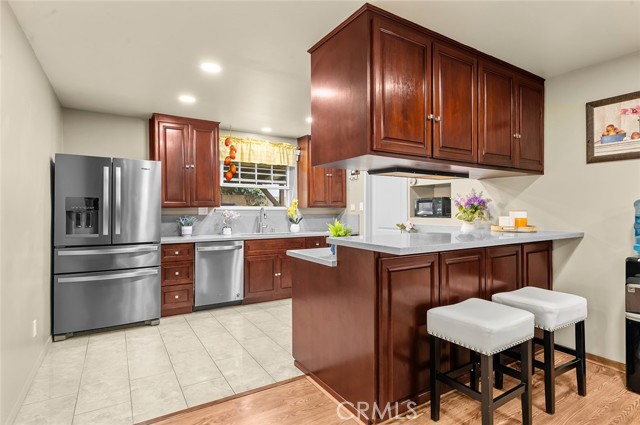 Detail Gallery Image 12 of 38 For 5026 W Roberts, Santa Ana,  CA 92704 - 4 Beds | 2 Baths