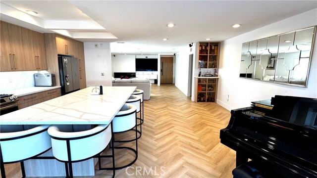 Detail Gallery Image 10 of 22 For 7414 Delco Ave, Canoga Park,  CA 91306 - 3 Beds | 2 Baths