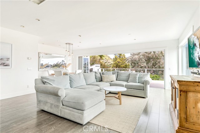 31032 Aliso Circle, Laguna Beach CA: https://media.crmls.org/medias/d70e626a-b90c-47fc-91f9-283586593da4.jpg