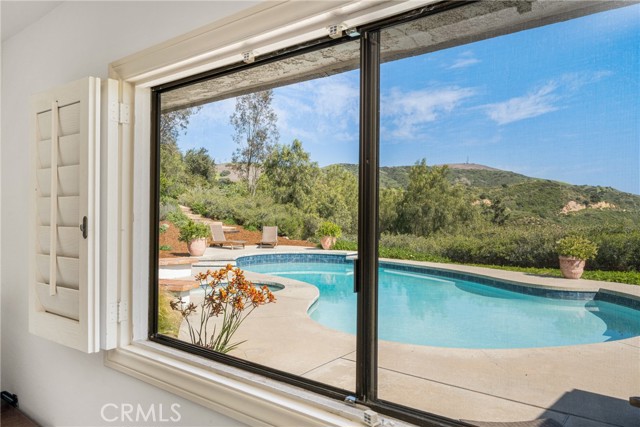 Detail Gallery Image 39 of 54 For 9741 Rangeview Dr, North Tustin,  CA 92705 - 4 Beds | 3/1 Baths