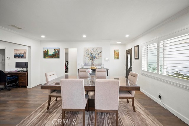 Detail Gallery Image 7 of 50 For 2072 Redondo Beach Bld, Torrance,  CA 90504 - 3 Beds | 2 Baths