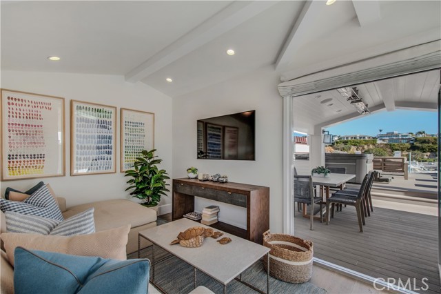 Detail Gallery Image 42 of 55 For 317 E Bay Front, Newport Beach,  CA 92662 - 3 Beds | 3/1 Baths
