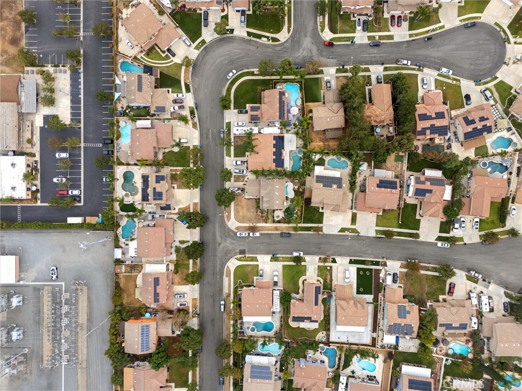 https://media.crmls.org/medias/d7119a8e-c304-4734-9af6-90672de5f293.jpg?preset=X-Large