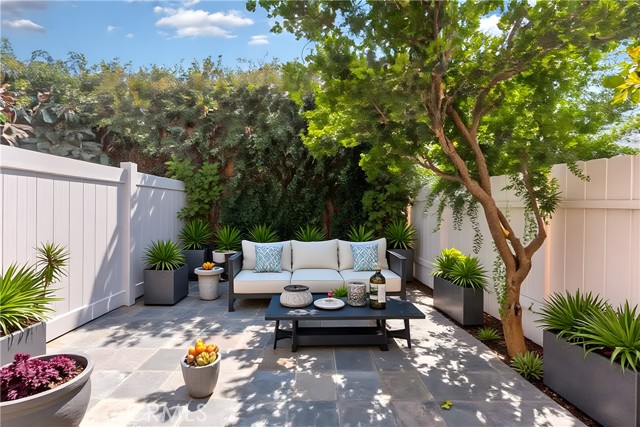 Front Image Thumbnail for CRSR25244710