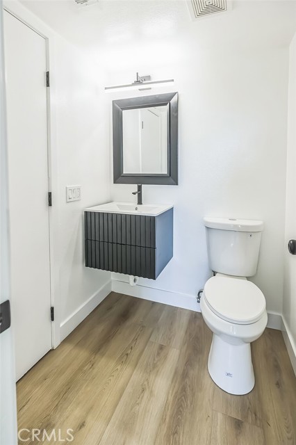Detail Gallery Image 7 of 19 For 1326 via Del Rio, Corona,  CA 92882 - 3 Beds | 1/1 Baths
