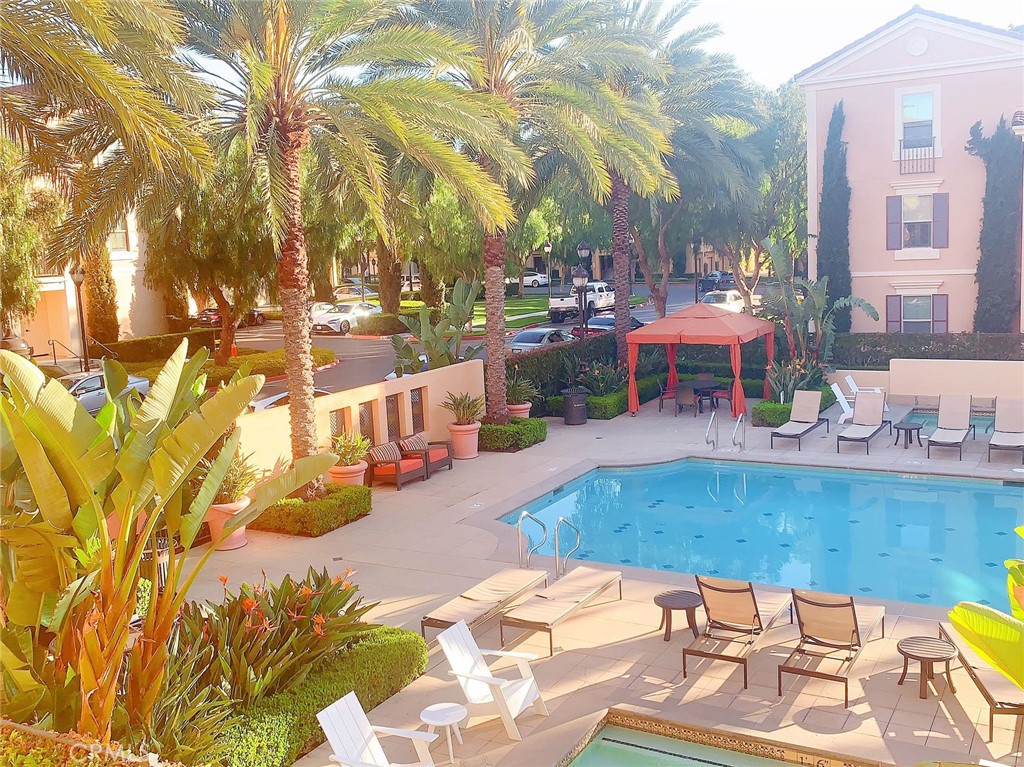 1528 Grand Canal