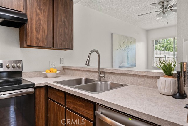 Detail Gallery Image 14 of 27 For 989 Flying V St, Chico,  CA 95928 - 2 Beds | 1 Baths
